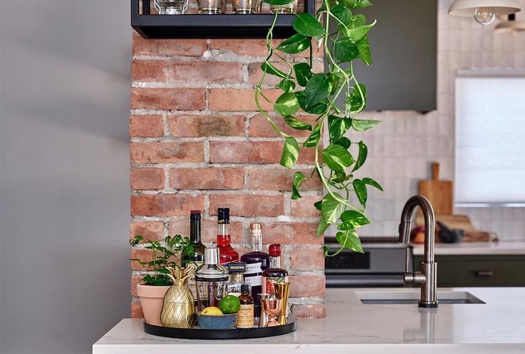 @chadesslingerdesign's at home bar2