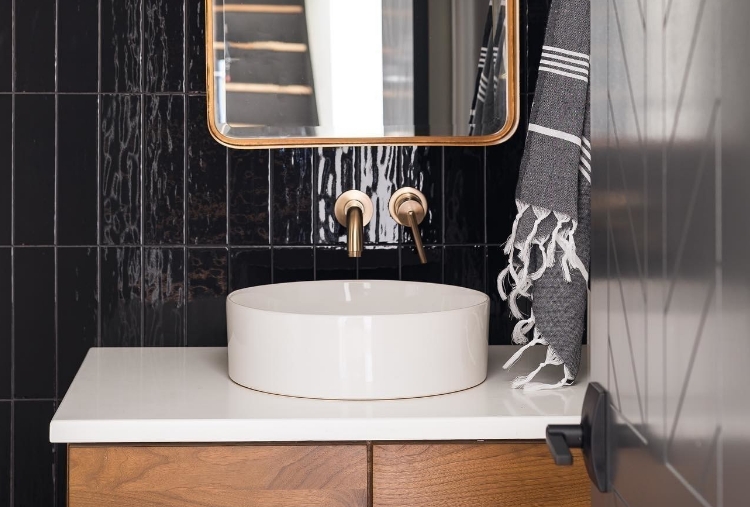 @micahhabbanantodesigns' edgy industrial bathroom
