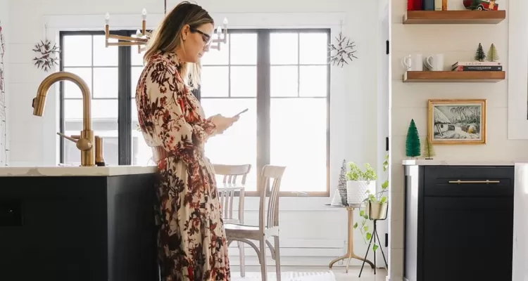 buying a kitchen faucet