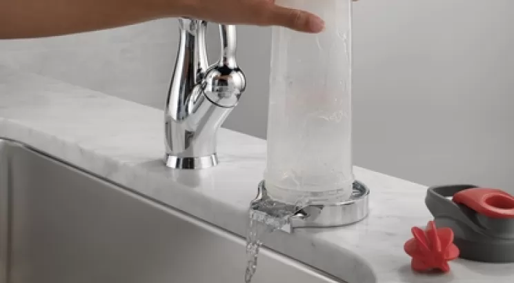 Delta® Glass Rinser